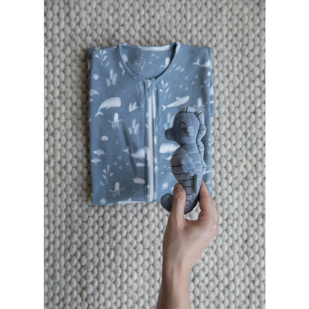 Little Dutch Zeepaardje Rammelaar - Blauw 4 Little Dutch Zeepaardje Rammelaar - Blauw - Afbeelding 2