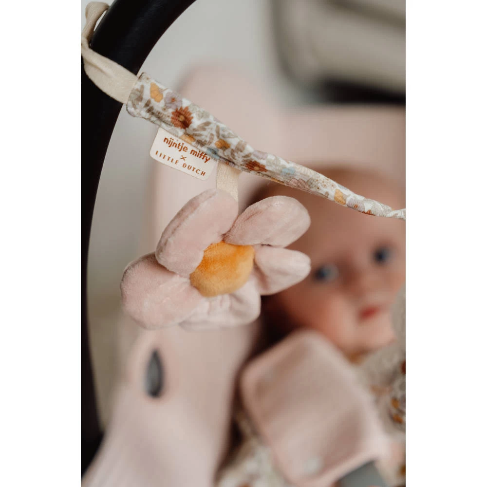 Nijntje X Little Dutch Vintage Little Flowers Wagenspanner 8 Nijntje X Little Dutch Vintage Little Flowers Wagenspanner - Afbeelding 6